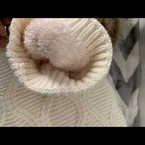 Beanie and Scarf set Ugg white never used